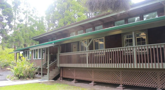 Люкс Standard Lava Lodge at Hale Kilauea