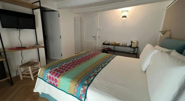 Ferrandina1 Guest House, Buchen Sie Pension Chiaia Neapel