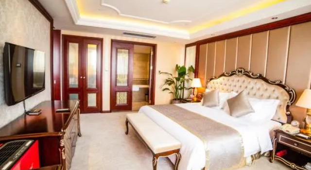 Люкс Business Howard Johnson by  Domando Plaza Wulanchabu