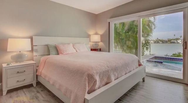 Water Lover's Paradise - Weekly Rental 2 Bedroom Home by Redawning