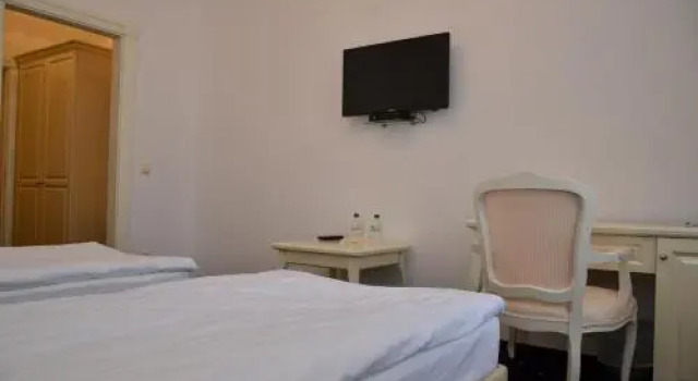 Chateau Royal Hotel, Réserver Hôtel Berezivka Ivano-Frankivsk