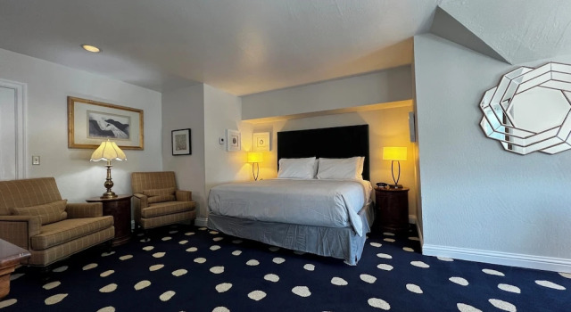 Полулюкс The Sterling Hotel