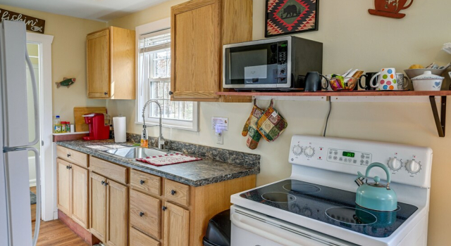Ski & hike/Shared Hot tub: Cozy Whittier Retreat, Забронировать Дом для отпуска Коттеджи Аппалачей, Коттедж