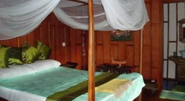 Thai House-Isaan Guesthouse, Book Hotel Hotels in Non Yang with Parking, Parking