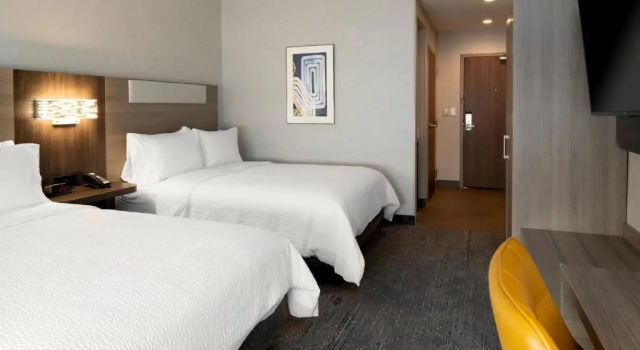 Четырёхместный номер Standard Holiday Inn Express & Suites - Hollister by IHG