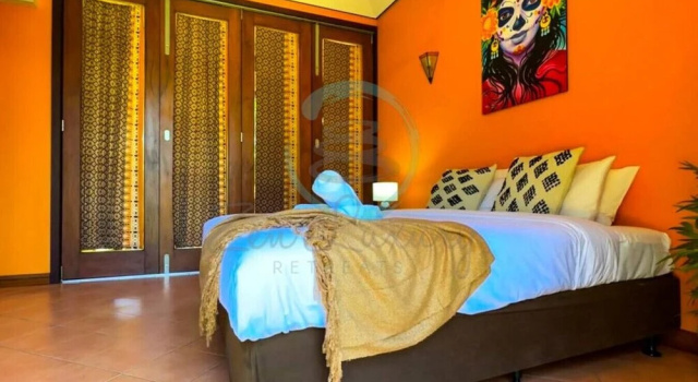 ZENHOUSE NIGHTCLIFF - 6BR Tropical Oasis, Buchen Sie Pension Nightcliff 