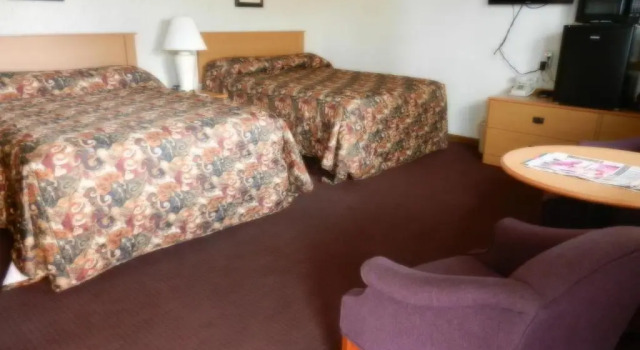 Четырёхместный номер Standard Paintbrush Motel
