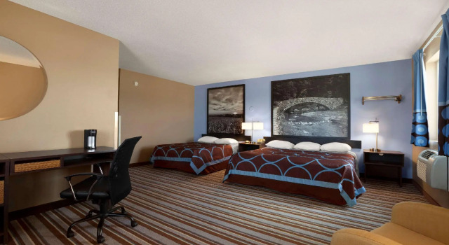 Двухместный люкс Super 8 by Wyndham Council Bluffs IA Omaha NE Area