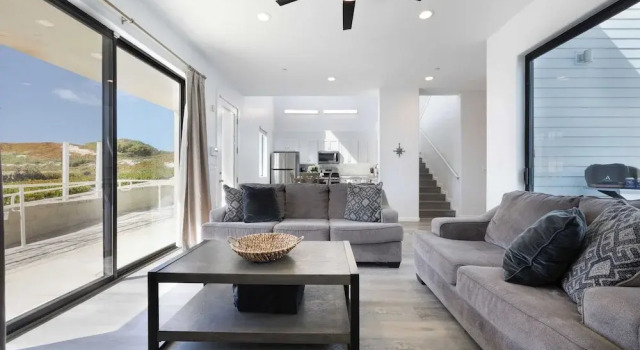 Oceanfront 2BR + Rooftop Deck, & Beach Access Strand Way B, Rezervovat Hotel Oceano Pismo Beach and Vicinity