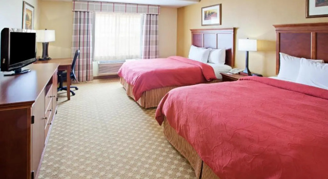 Четырёхместный номер Standard Country Inn & Suites by Radisson, Kalamazoo, MI
