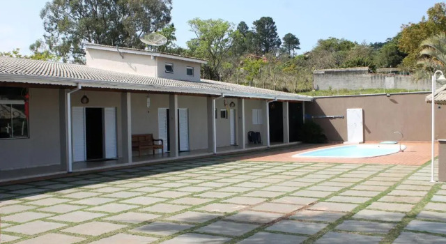 Chacara com piscina e muito lazer em Jarinu SP, Забронировать Отель Жарину штат Сан-Паулу