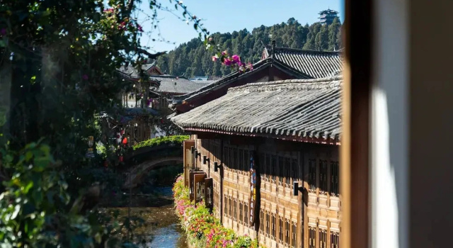 Четырёхместный семейный люкс с видом на реку Jun Bo Xuan Boutique Hotel
