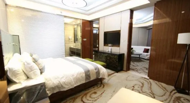 Люкс Business Q+ Huili Mingzhu Business Holiday Hotel
