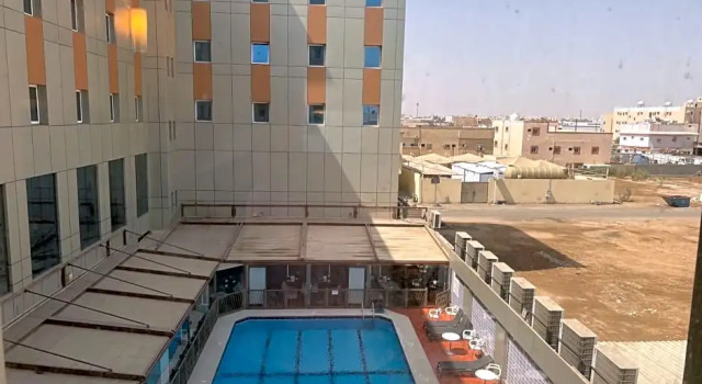 Номер Premium с видом на бассейн Ibis Yanbu