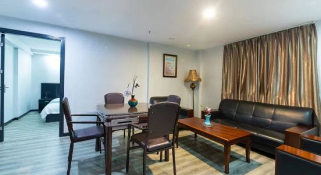Yijiayi Business Hotel (Chongqing Beibin Road Liujia Wharf)