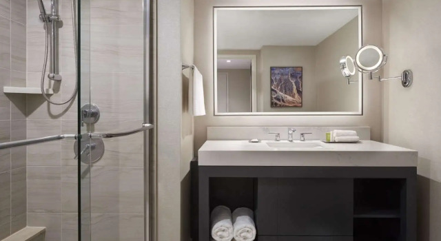 Двухместный полулюкс Hilton Toronto