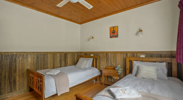StayAU Sunset Cottage 2BR Farm Retreat