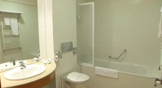 Savoy, Đặt Khách sạn Khách sạn ở Timisoara bao gồm bữa sáng, gần Timişoara Central Park, Bữa sáng