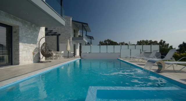 White Pearl Luxury Villas, Book Villa Pefkohori 