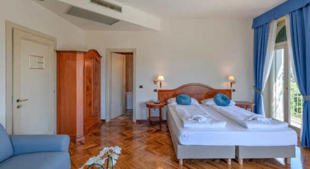 Трёхместный номер Standard с видом на озеро Hotel Galeazzi
