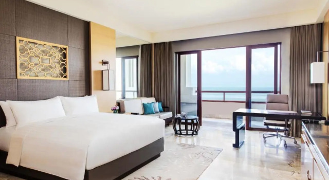 Двухместный номер Deluxe с балконом и с видом на море Haikou Marriott Hotel