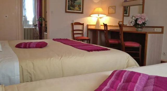 Hôtel Le Vieux Manoir, Забронировать Отель Динар Vallee de la Rance, рядом с Пляж Prieure