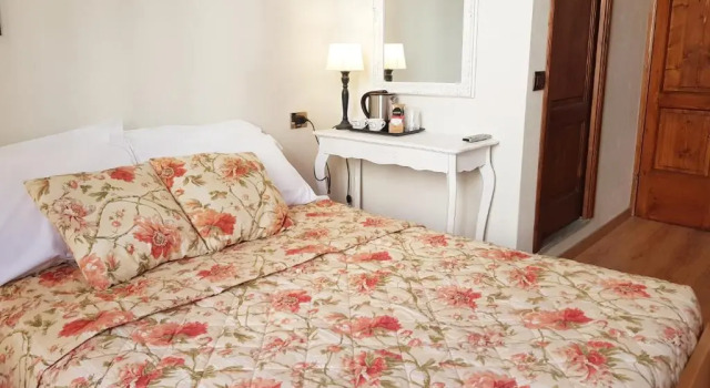 Lady Luna B&B, Забронировать Отель «постель и завтрак» Санта-Мария-Новелла Флоренция, рядом с Дом Буонаротти
