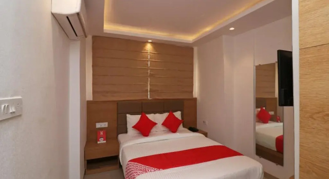 White Castle By OYO Rooms, Prenota Hotel Calcutta 