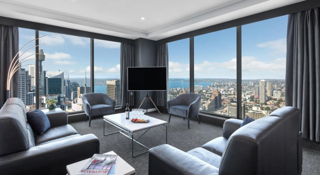 Люкс с 3 комнатами Meriton Suites World Tower, Sydney