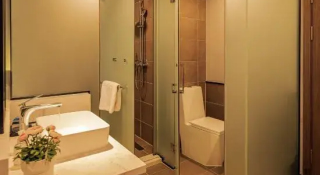 Кровать в общем номере Kaiyuan Liju Hotel (Dalian Railway Station Zhongshan Square Subway Station Branch)