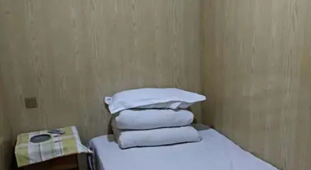 Huali Hostel, Prenota Ostello Hotel in centro a Zhenjiang, hotel in centro a Zhenjiang