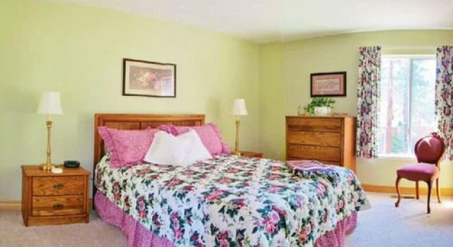 Waterfront Lakeview Ave Tahoe Condo Rental by RedAwning