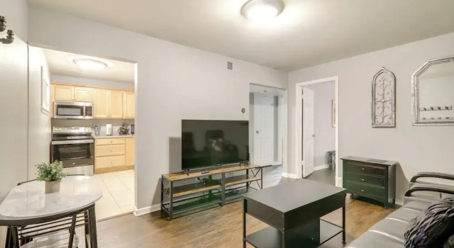 Апартаменты 1 Mi to Dtwn & Uga: Condo w/ Pool in Athens!