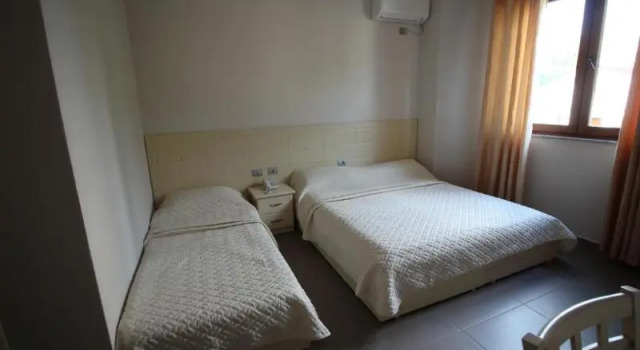 Трёхместный номер Standard с балконом Hotel Piazza