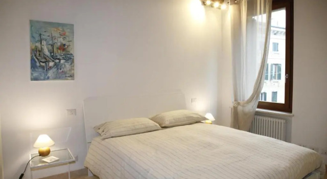 Апартаменты с 2 комнатами Centre 2 bedroom Flat