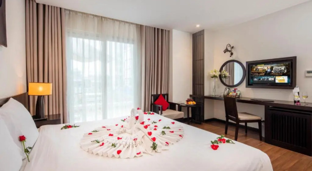 Двухместный номер Deluxe с балконом Edele Hotel Nha Trang Beach