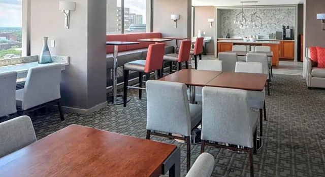 Четырёхместный номер Deluxe Sheraton Philadelphia University City Hotel