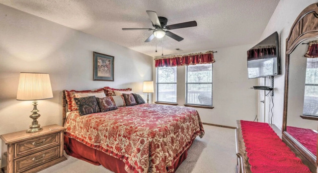 Ruidoso Condo w/ Private Hot Tub ~ 1 Mi to Dtwn!