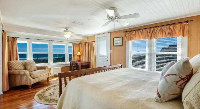 Rustic Ocean Front Cottage by RedAwning, Book Feriehus Amelia Island 