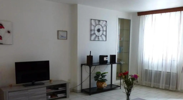 Gîte Moulins, 2 pièces, 2 personnes - FR-1-489-162, Забронировать Отель Мулен Allier, рядом с Парк г. Мулен