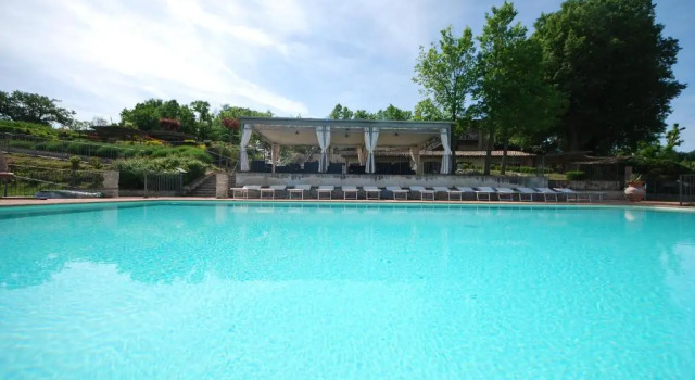Hytte Spoleto by the pool