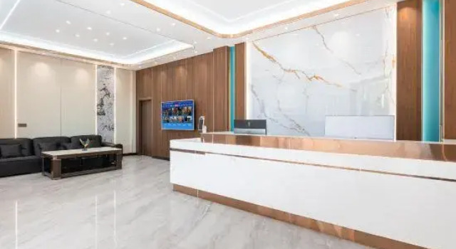 Jinyunge Hotel (Zhaoxing Congjiang High-Speed Railway Station), Rezerwuj Hotel Hotele w Qiandongnan z parkingiem, Parking