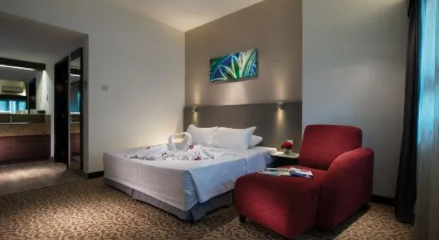 Люкс Crown Regency Serviced Suites
