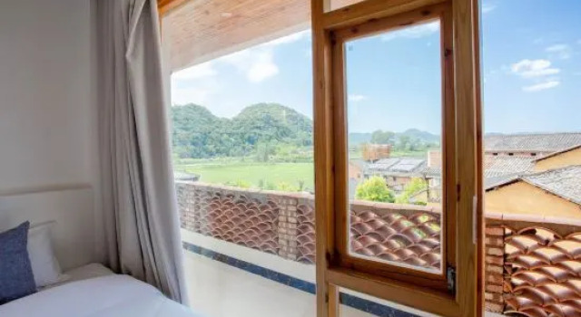 Люкс с красивым видом из окна Puzhehei Yunshuijian Inn