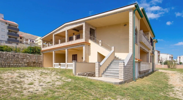 Awesome Home in Pag With Wifi and 3 Bedrooms