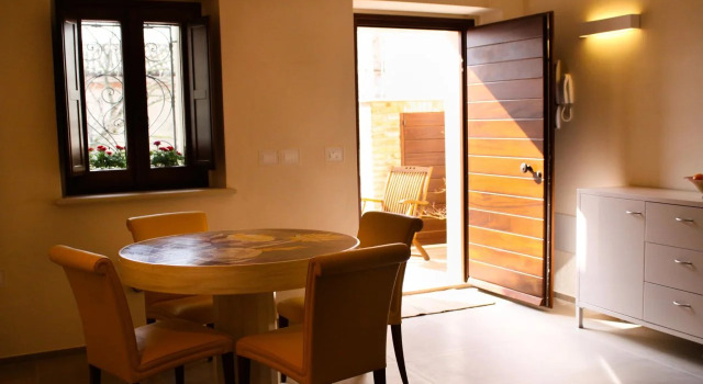Agriturismo Pozzuolo, Book Hotel Hoteller i Serrungarina med parkering, Parkering