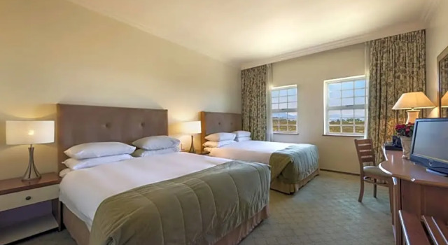 Четырёхместный номер Standard Golden Valley Lodge & Casino