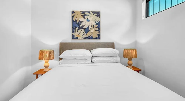 3-bed: Riverfront Alfresco Dining & Rooftop Pool, Забронировать Апартаменты/квартира Батманс-Бей Еврободалла, рядом с Пляж Сёрфсайд