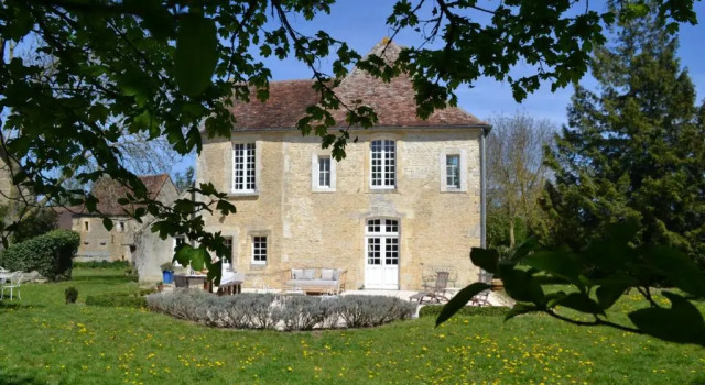 La Villa Escuris, Book Villa Hotels in Normandy with Parking, Parking