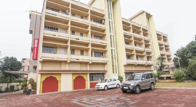 OYO 27783 Hotel Rajmahal Inn, Boek Hotel Durgapur 